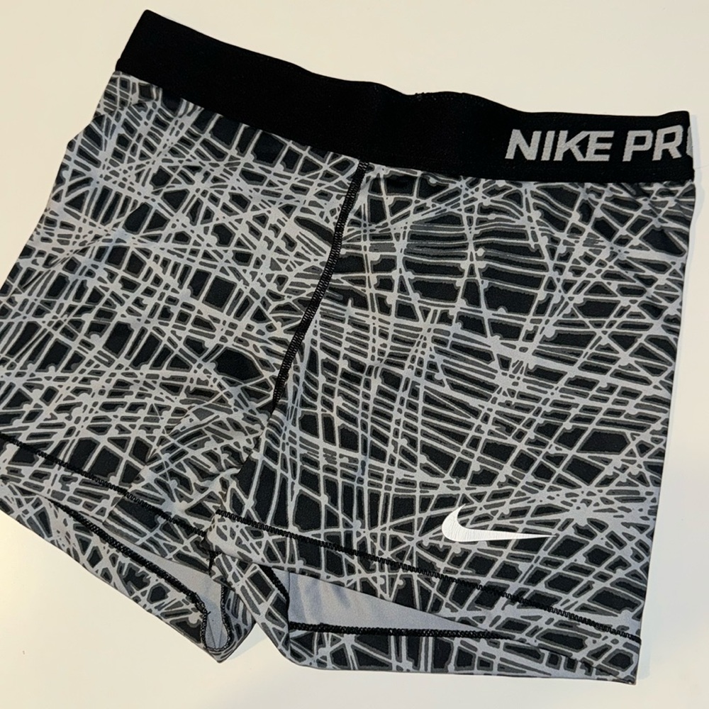 Nike Pros Black / Gray Patterned